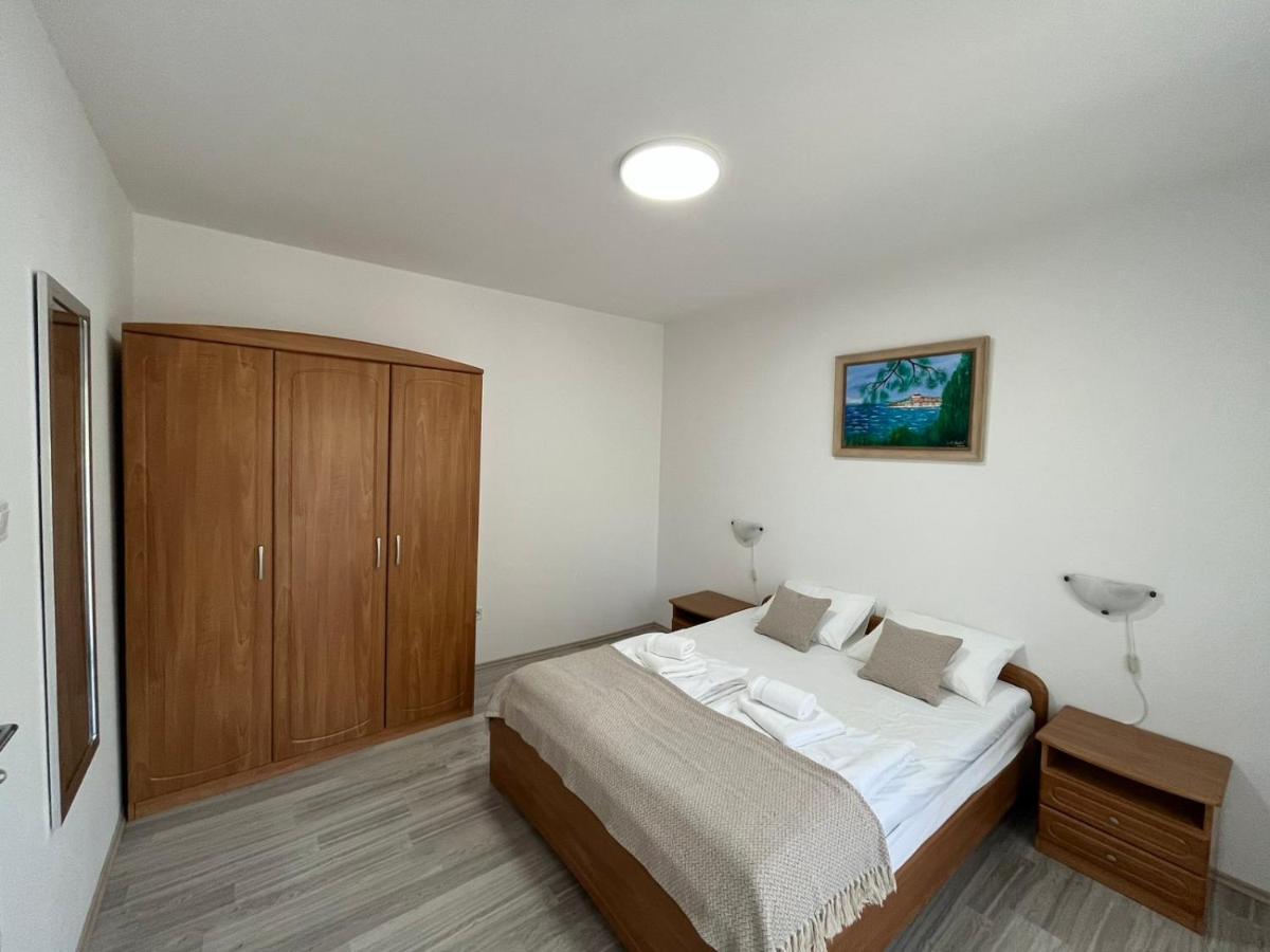 רוביני Apartments Iskra מראה חיצוני תמונה