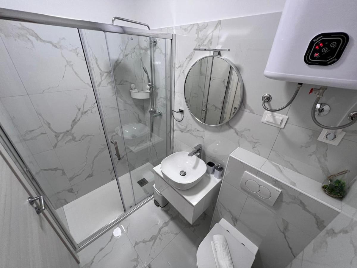 רוביני Apartments Iskra מראה חיצוני תמונה