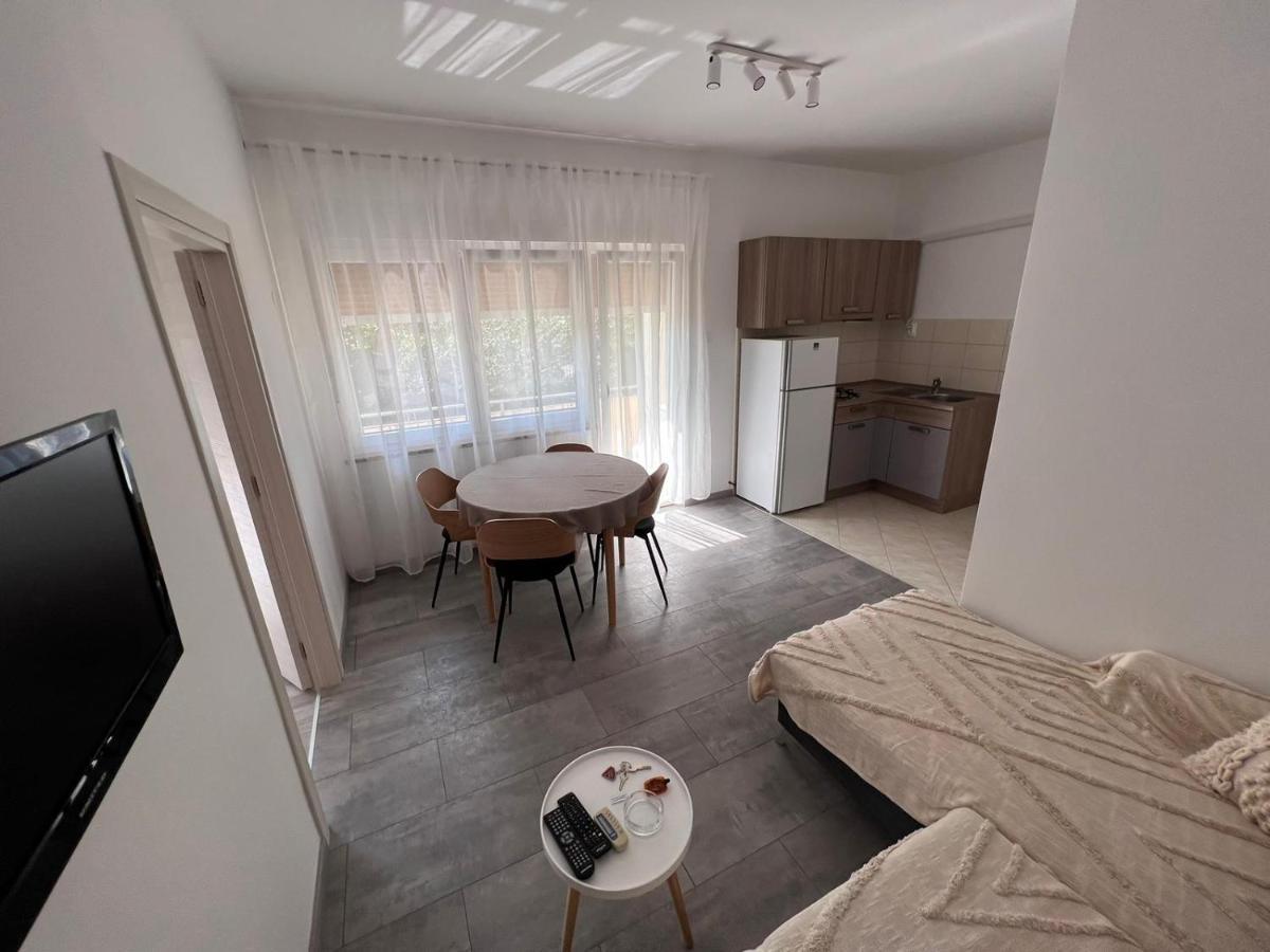 רוביני Apartments Iskra מראה חיצוני תמונה