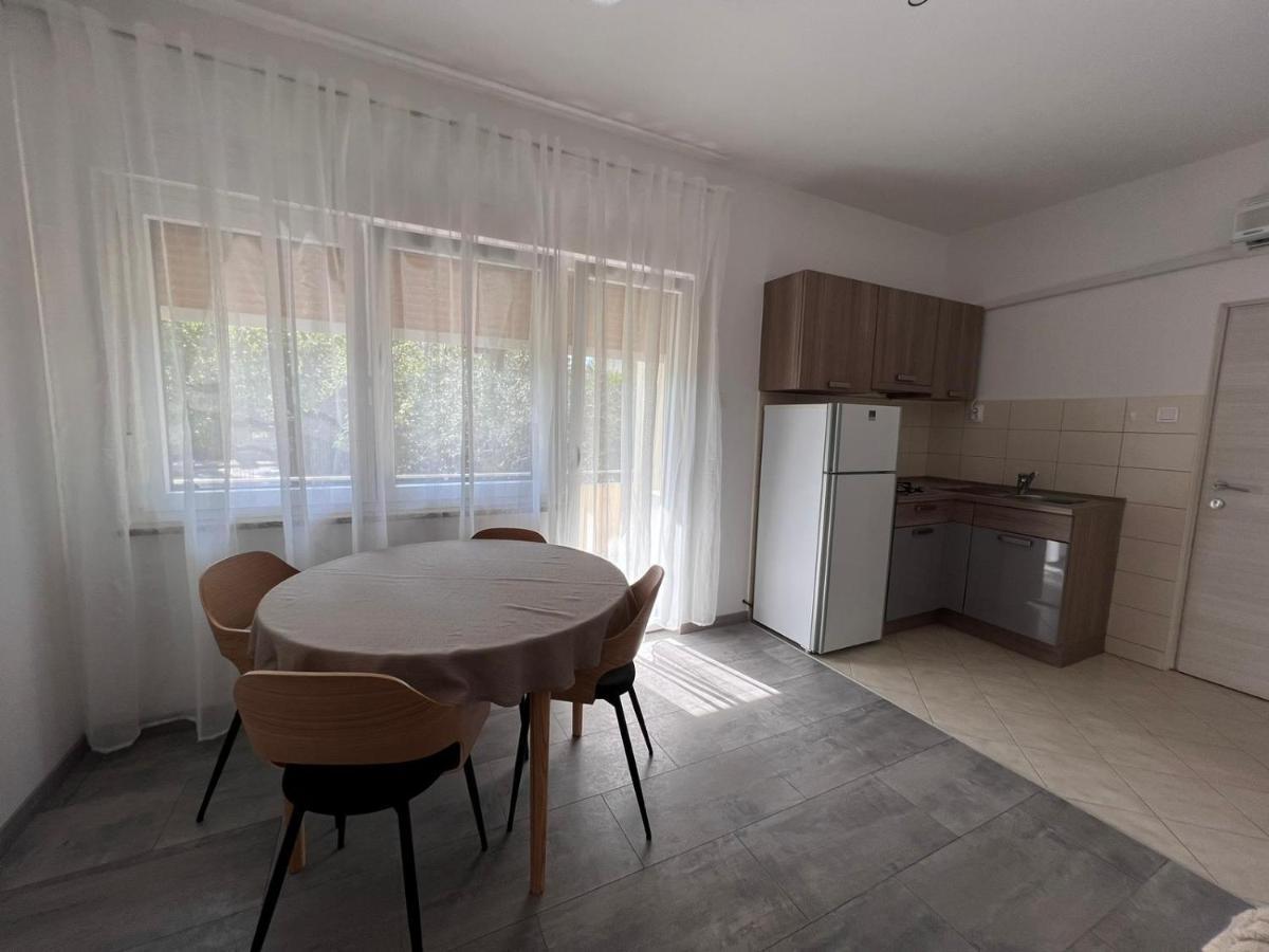 רוביני Apartments Iskra מראה חיצוני תמונה