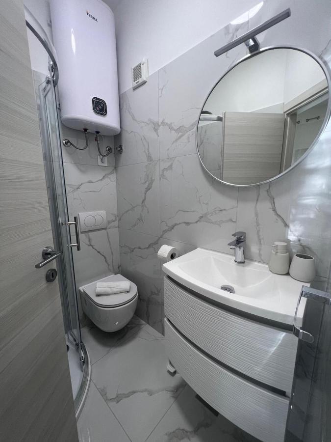 רוביני Apartments Iskra מראה חיצוני תמונה