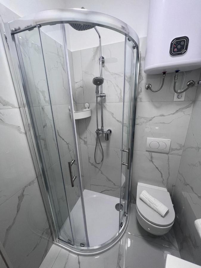 רוביני Apartments Iskra מראה חיצוני תמונה