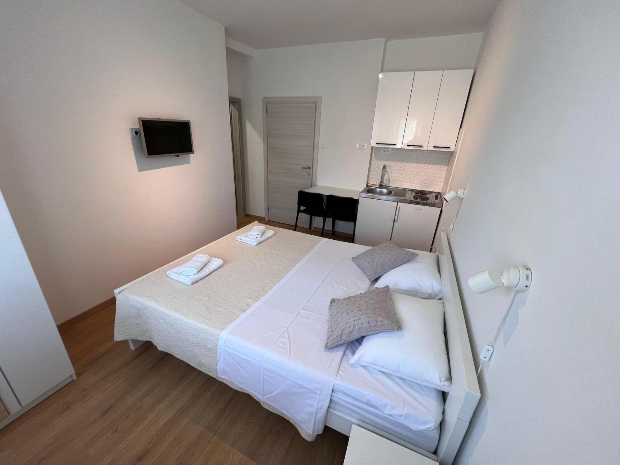 רוביני Apartments Iskra מראה חיצוני תמונה